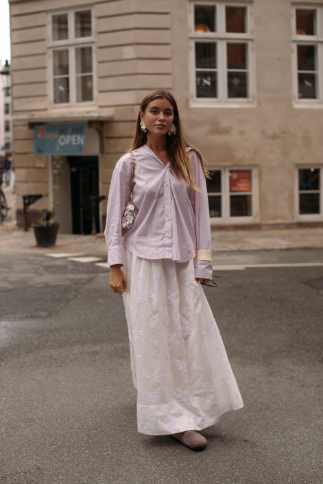 rozkloszowane-spódnice-trendy-wiosna-lato-2026-Copenhagen str S26 0067