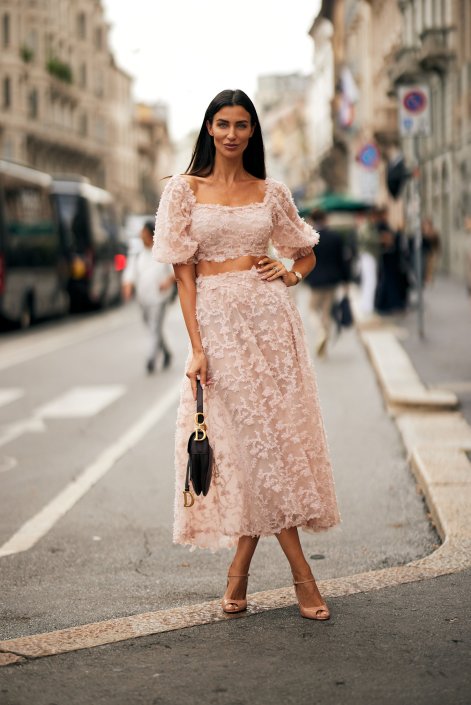 rozkloszowane-spódnice-trendy-wiosna-lato-2026-Milano str S26 0570