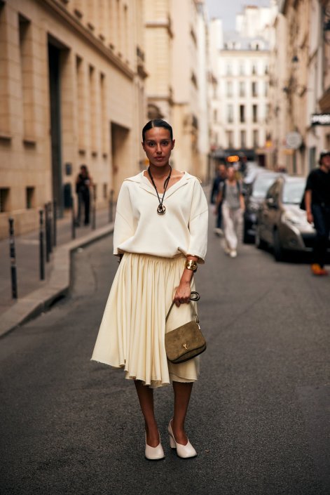 rozkloszowane-spódnice-trendy-wiosna-lato-2026-Paris m str S26 0341