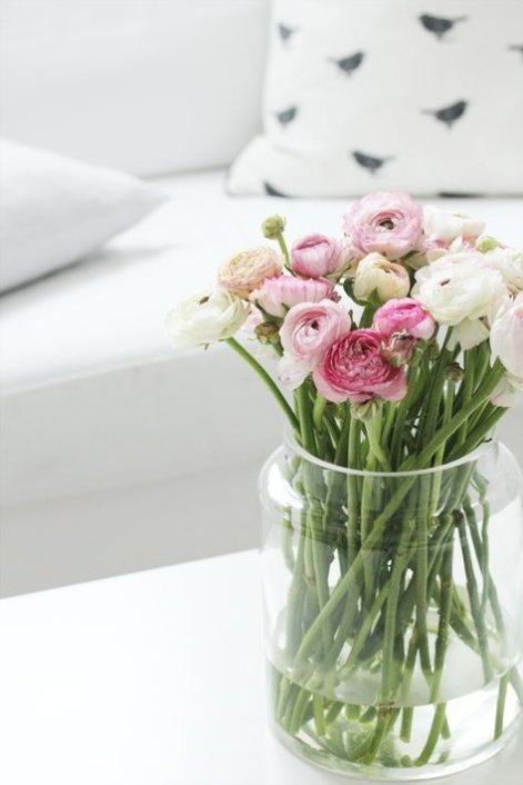 kwiatowe dekoracje z jaskrów azjatyckich 3