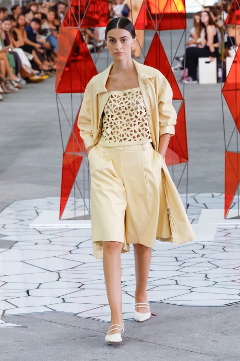 bermudy-trendy-wiosna-lato-2026-Simorra S26 071