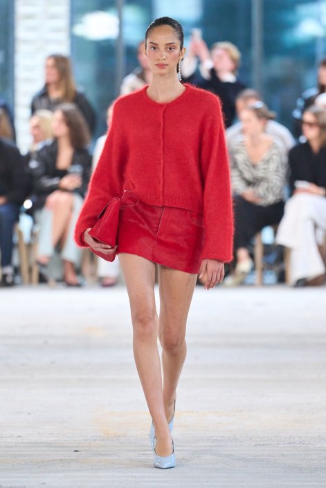 czerwony-sweter-trendy-wiosna-lato-2026-Gestuz S26 059