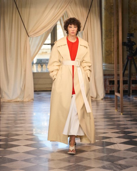 czerwony-sweter-trendy-wiosna-lato-2026-Icicle PO S26 001