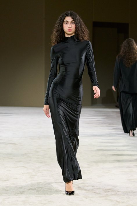 sukienki-bodycon-trendy-wiosna-lato-2026-Murmur S26 057