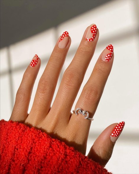 czerwone-paznokcie-inspiracje-modny-manicure-20