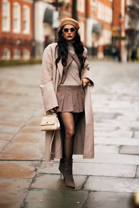 plisowane-spódnice-trendy-wiosna-lato-2026-London str F25 1272