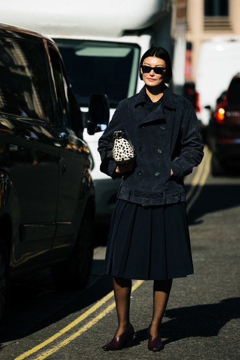 plisowane-spódnice-trendy-wiosna-lato-2026-London str S26 0100