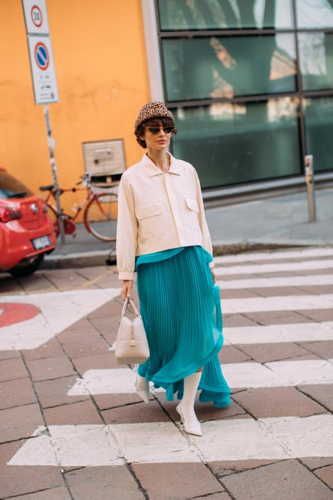 plisowane-spódnice-trendy-wiosna-lato-2026-Milano str F25 1976