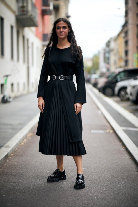 plisowane-spódnice-trendy-wiosna-lato-2026-Milano str S23 0330