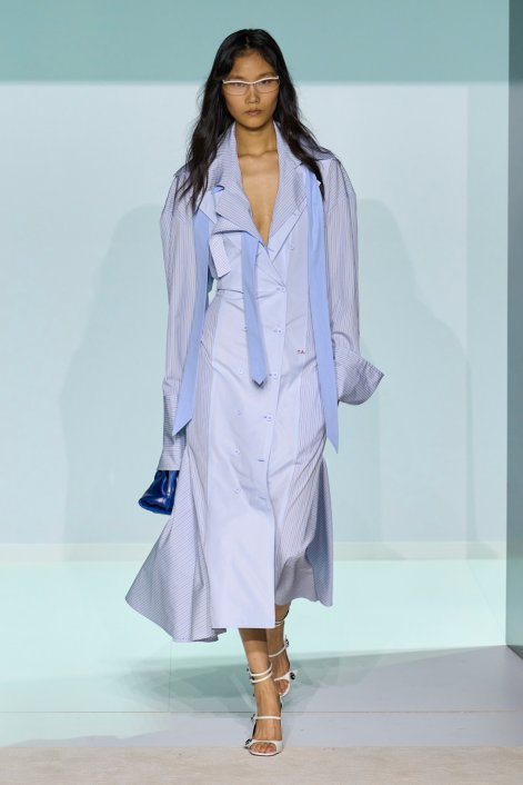 sukienki-koszulowe-trendy-wiosna-lato-2026-Attico S26 026