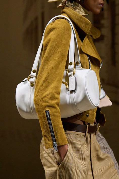 białe-torebki-trendy-wiosna-lato-2026-Coach clp S26 050