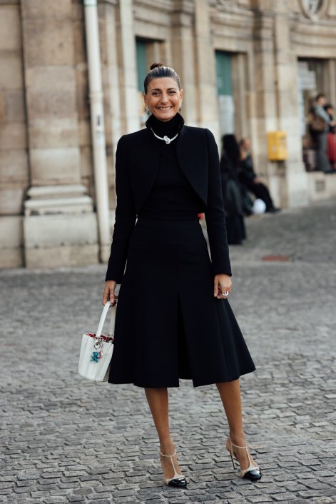 białe-torebki-trendy-wiosna-lato-2026-Paris str S26 1704