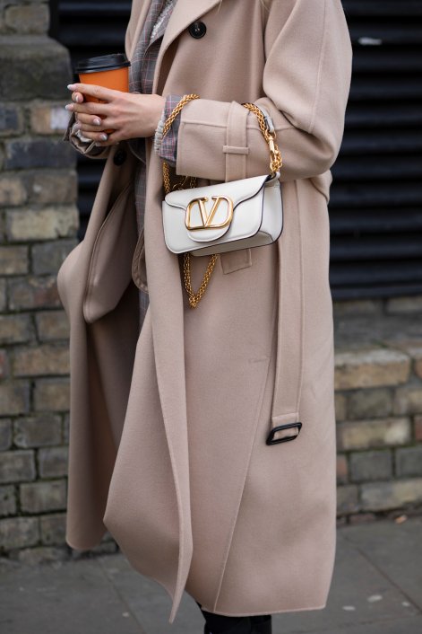 białe-torebki-trendy-wiosna-lato-2026-London str F23 1072