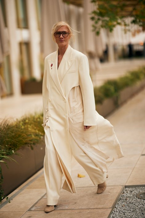 maxi-płaszcze-trendy-wiosna-lato-2026-London str S26 0778