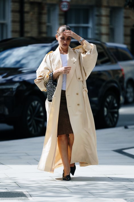 maxi-płaszcze-trendy-wiosna-lato-2026-London str S26 0950