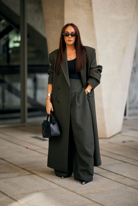 maxi-płaszcze-trendy-wiosna-lato-2026-London str S26 1145