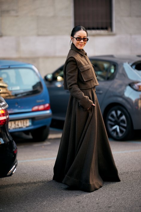 maxi-płaszcze-trendy-wiosna-lato-2026-Milano str S26 1176