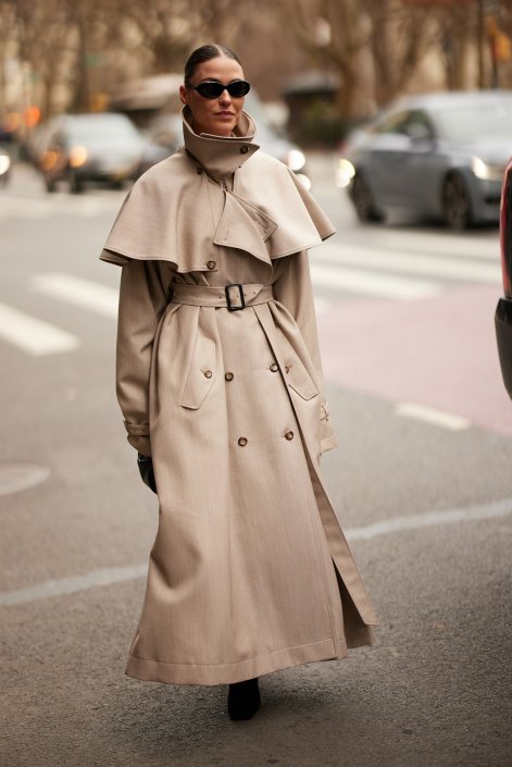 maxi-płaszcze-trendy-wiosna-lato-2026-New York str F25 1003