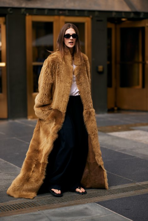 maxi-płaszcze-trendy-wiosna-lato-2026-New York str S26 1819