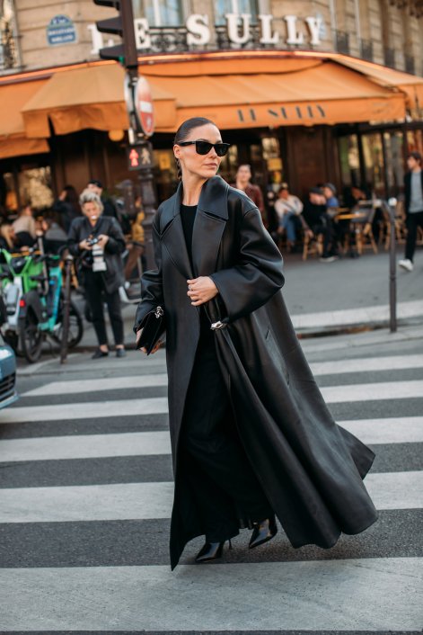 maxi-płaszcze-trendy-wiosna-lato-2026-Paris str F25 1598