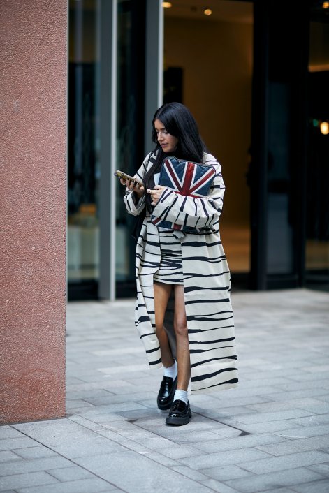 Mokasyny ze skarpetkami: jak stylowo nosić ten duet wiosną 2026 London str S24 0271