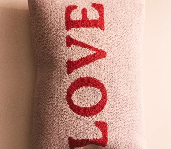 Czekoladki to za mało! 25 pomysłów nanbsp;walentynkowe dekoracje wnętrz 2026