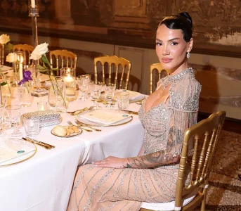 Współczesna uczta wnbsp;stylu Bridgertonów, czyli ilu dań można spodziewać się nanbsp;przyjęciu?