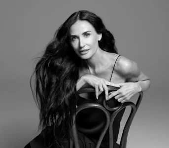 Demi Moore zachwyca nie tylko nanbsp;ekranie. Aktorka została ambasadorką luksusowej marki kosmetyków donbsp;włosów