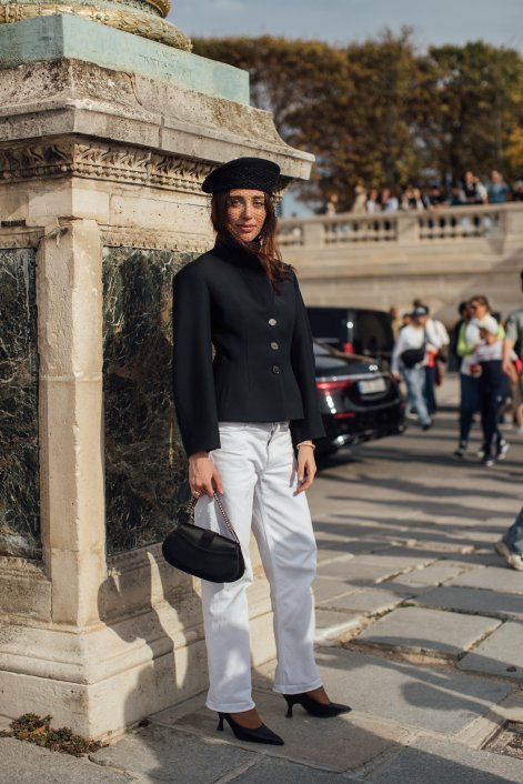 modne-nakrycia-głlowy-trendy-wiosna-lato-2026-Paris str S26 0714