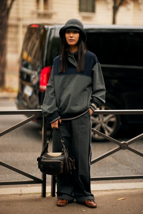 modne-nakrycia-głlowy-trendy-wiosna-lato-2026-Paris str S26 2733