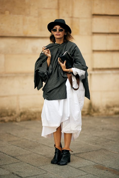 modne-nakrycia-głlowy-trendy-wiosna-lato-2026-Paris str S26 0506