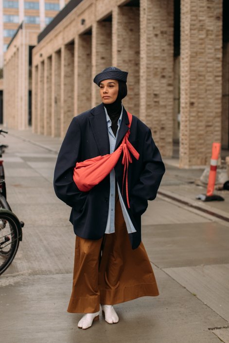 modne-nakrycia-głlowy-trendy-wiosna-lato-2026-Copenhagen str S26 0260