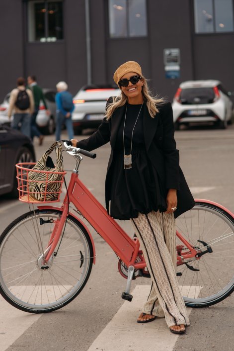 modne-nakrycia-głlowy-trendy-wiosna-lato-2026-2