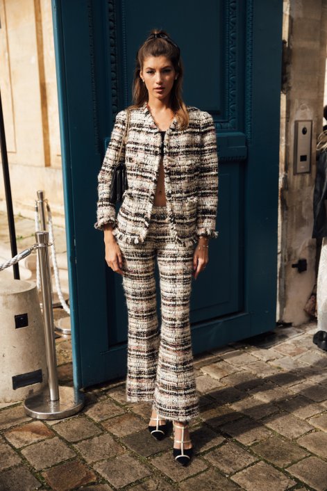 tweedowa-marynarka-modne-stylizacje-wiosna-lato-2026-Paris str S25 1711