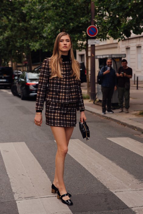 tweedowa-marynarka-modne-stylizacje-wiosna-lato-2026-Paris HC str F24 0221