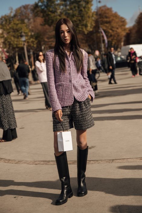 tweedowa-marynarka-modne-stylizacje-wiosna-lato-2026-Paris str S25 3254