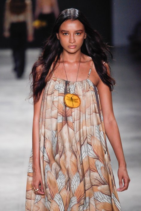 naszyjniki-na-rzemyku-trend-wiosna-lato-2026-Normando S26 064