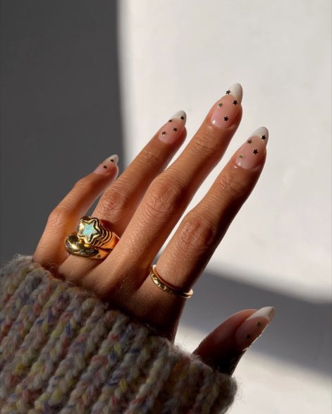 biżuteryjny-manicure-wiosna-lato-2026-inspiracje-1