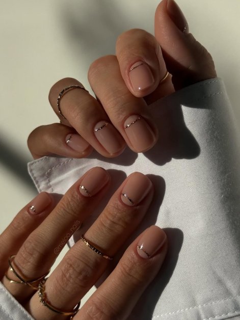 biżuteryjny-manicure-wiosna-lato-2026-inspiracje-3