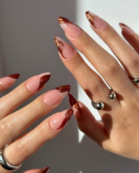 biżuteryjny-manicure-wiosna-lato-2026-inspiracje-18