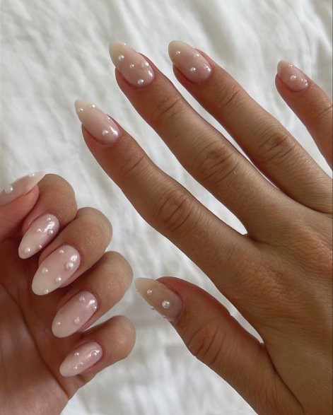 biżuteryjny-manicure-wiosna-lato-2026-inspiracje-3