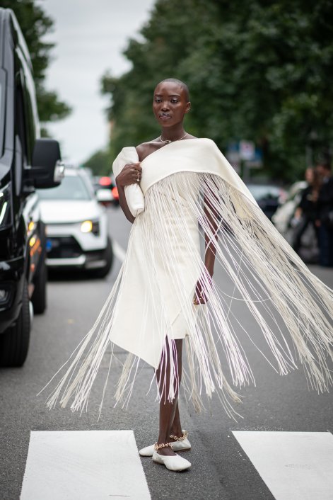 balerinki-modne-stylizacje-wiosna-lato-2026-Milano str S26 1944