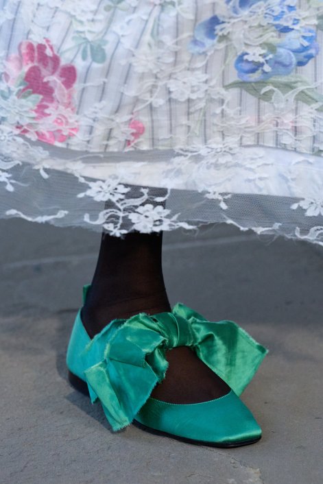 satynowe-buty-trend-wiosna-lato-2026-Erdem clp S26 089