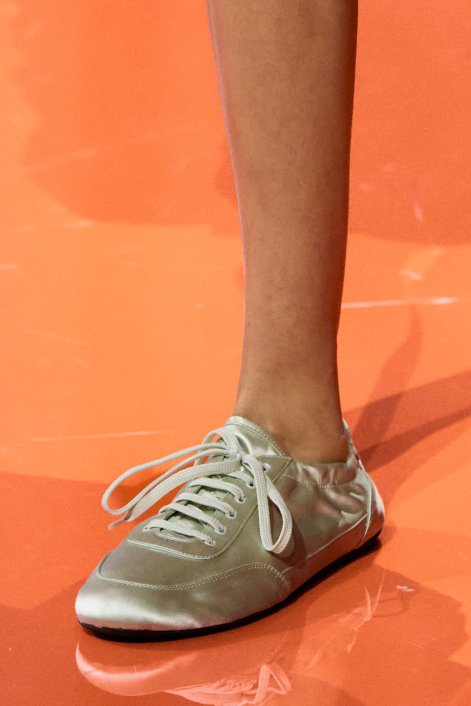 satynowe-buty-trend-wiosna-lato-2026-Prada clp S26 131