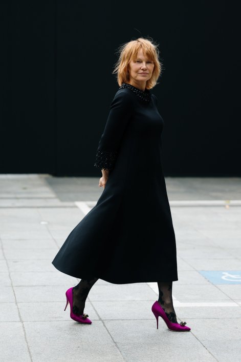 satynowe-buty-trend-wiosna-lato-2026-stylizacje-Paris str S26 2071