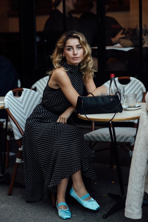 satynowe-buty-trend-wiosna-lato-2026-stylizacje-Paris str S26 2164