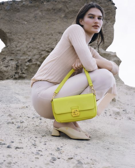 20251017_ADV_COCCINELLE_SS26_LOOK_08_2980