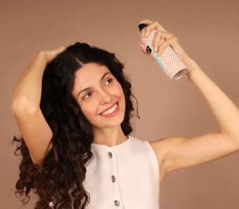 Trycholożka onbsp;najczęstszych problemach znbsp;włosami ponbsp;zimie. Te wskazówki odmienią naszą pielęgnację