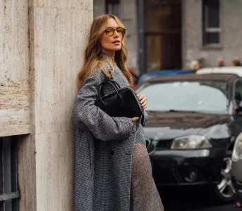 Francuzki kochają retro torebki. Anbsp;te kuferki to najbardziej funkcjonalny trend sezonu