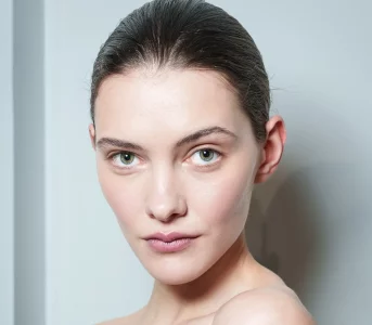 Sekret świetlistej cery? Nowe bazy pod makijaż pielęgnują inbsp;dodają blasku